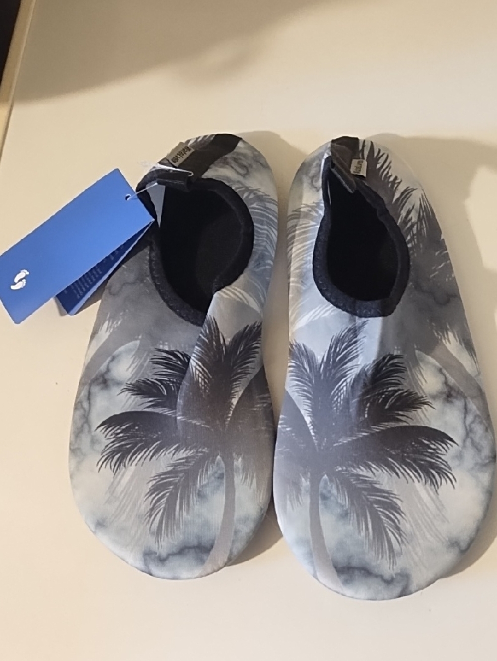 Women’s Gray Palm-Print Water Shoes Slippers Size EU 40/41 New. US Size 10.